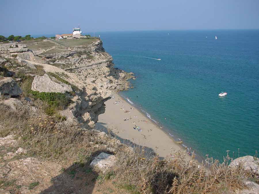 La plagette vue du haut de la falaise