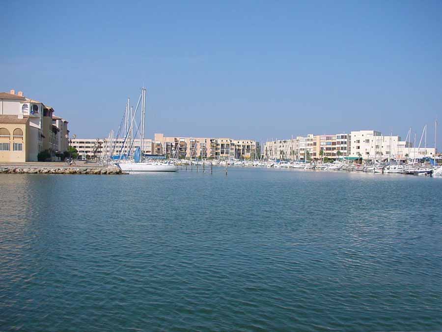 Arrivée par le chenal au port sud